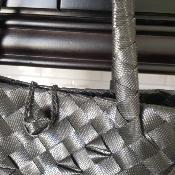 BAYONGCIAGA Handwoven Beach Summer Tote - Picture 6 of 7